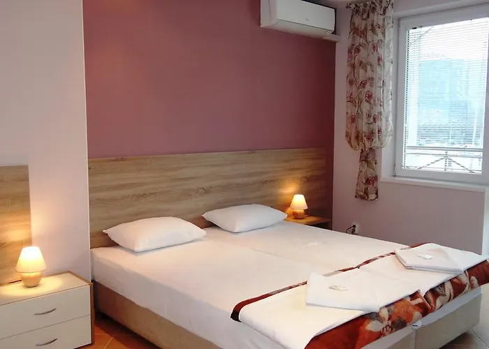 Guest Rooms Kom